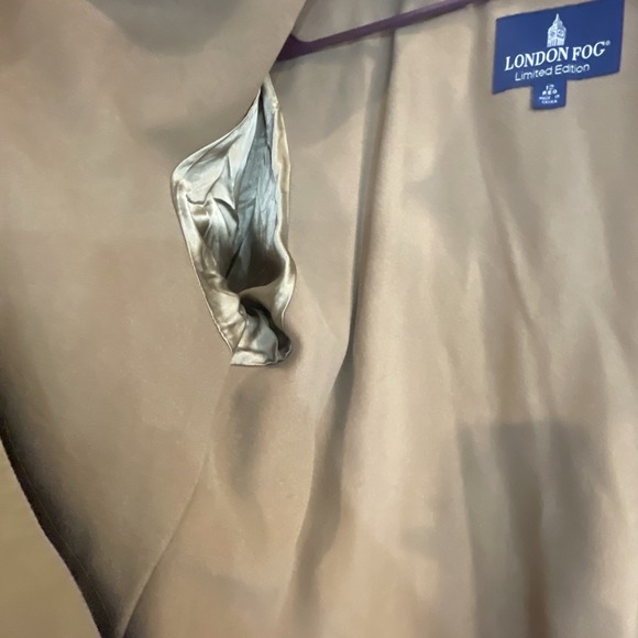 Khaki London Fog Limited Edition Women Sz 12 Zipper Lined‎ Raincoat  Trench Coat - Picture 8 of 15